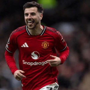 Crown Sports-曼联主帅卡里克更新伤情，芒特即将复出德里赫特仍缺阵|曼彻斯特|梅森·芒特|富勒姆|西汉姆联|德里赫特伤缺_新浪体育_新浪新闻